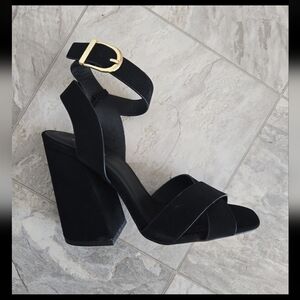 Qupid black Sandals Heels size 5.5